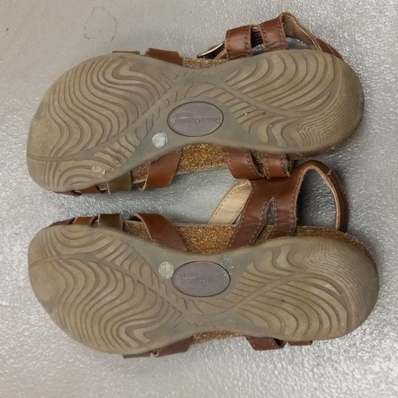 Earth Orgins by Earth Multicolored  Velcro Strap Sandals - Picture 7 of 9